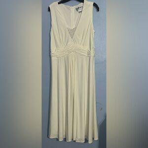 Jessica Howard Strapless  Midi  Dress